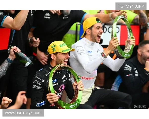 F1赛场风云再起多支车队迎来关键升级对决冠军争夺进入白热化阶段 F1赛场风云再起多支车队迎来关键升级对决冠军争夺进入白热化阶段