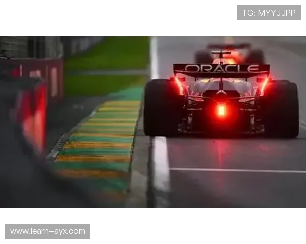 F1赛季最新动态揭晓各车队策略调整与冠军争夺格局分析